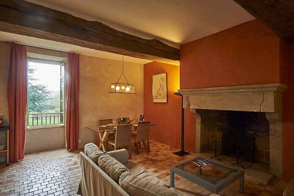 Gite La Terrasse - Manoir Le Plessix Madeuc Corseul Exterior foto